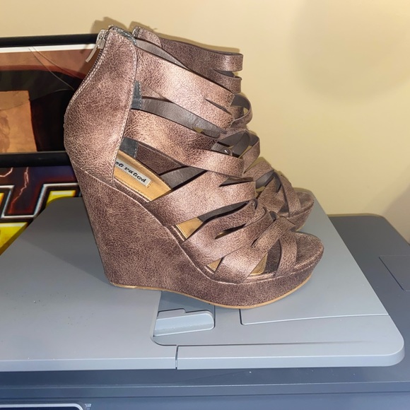 Buckle Not Rated Wedge - Picture 4 of 4